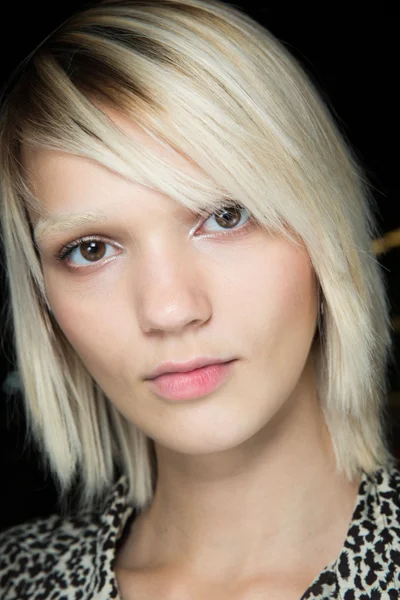 Look 16